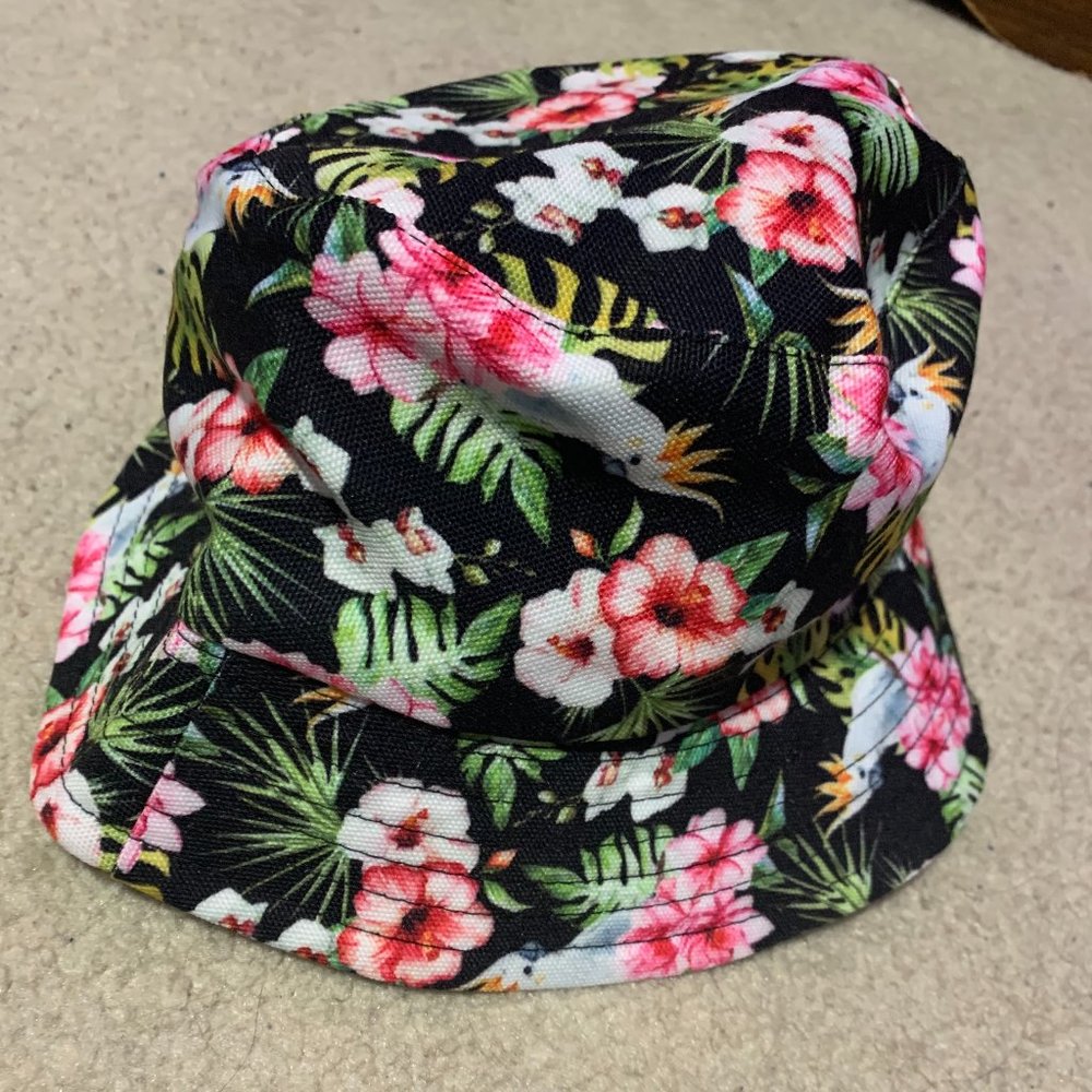 Black floral bucket hat